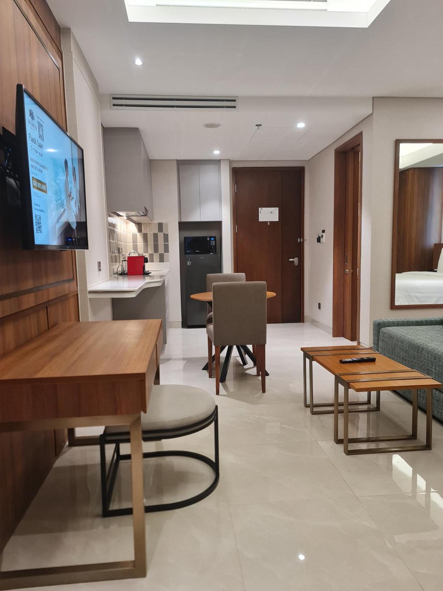 Trembesi Hotel Serpong Εξωτερικό φωτογραφία